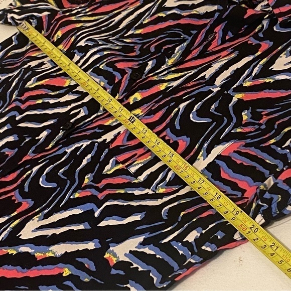 Super Massive Colorful Wavy Pattern Button Down Short Sleeves Shirt Men's Size S - Picture 8 of 9